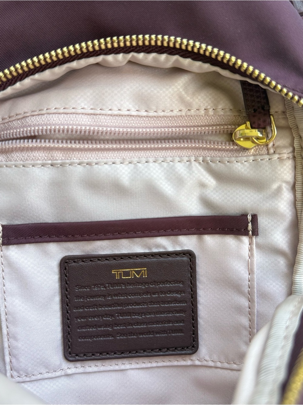 TUMI Crossbody Sling Voyager Anna Women’s Nylon Burgundy gold hardware - Picture 5 of 6